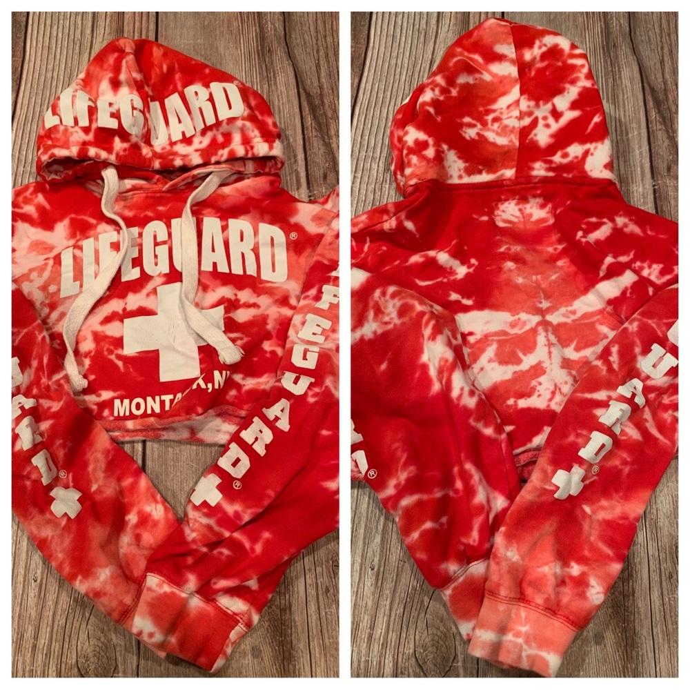 Montauk Hampton tie dye licensed lifeguard
cropped hoodie red size M